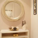 Comfortable 2 Bedroom Terrace Apartment Beach & Center 4 Guests Lejlighed