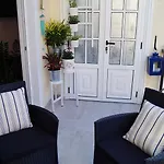 Διαμέρισμα Comfortable 2 Bedroom Terrace Apartment Beach & Center 4 Guests