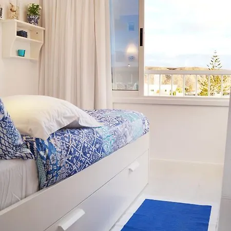 Comfortable 2 Bedroom Terrace Apartment Beach & Center 4 Guests Апартаменты Арона